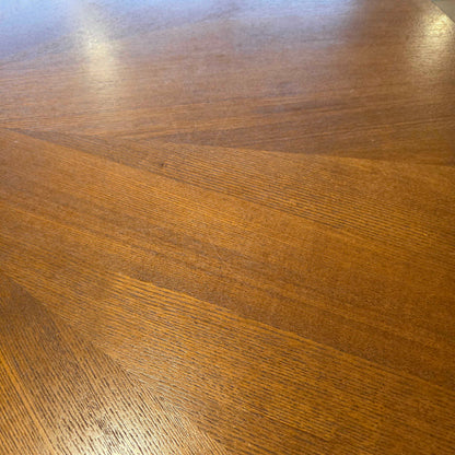 Article Conan "X" Base Round Dining Table