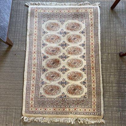 Small Traditional Beige Tan & Navy Rug RUGS