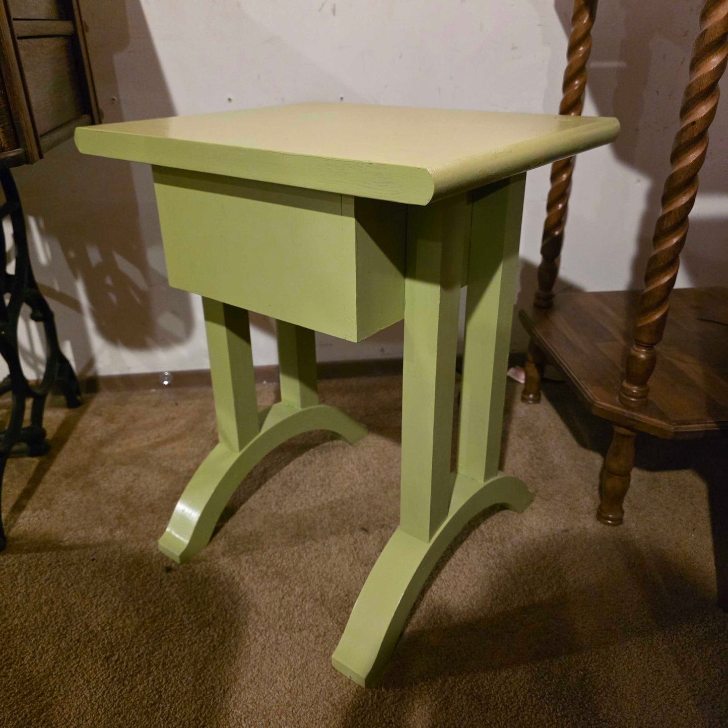 Low Grass Green-Painted 1 Drawer Nightstand