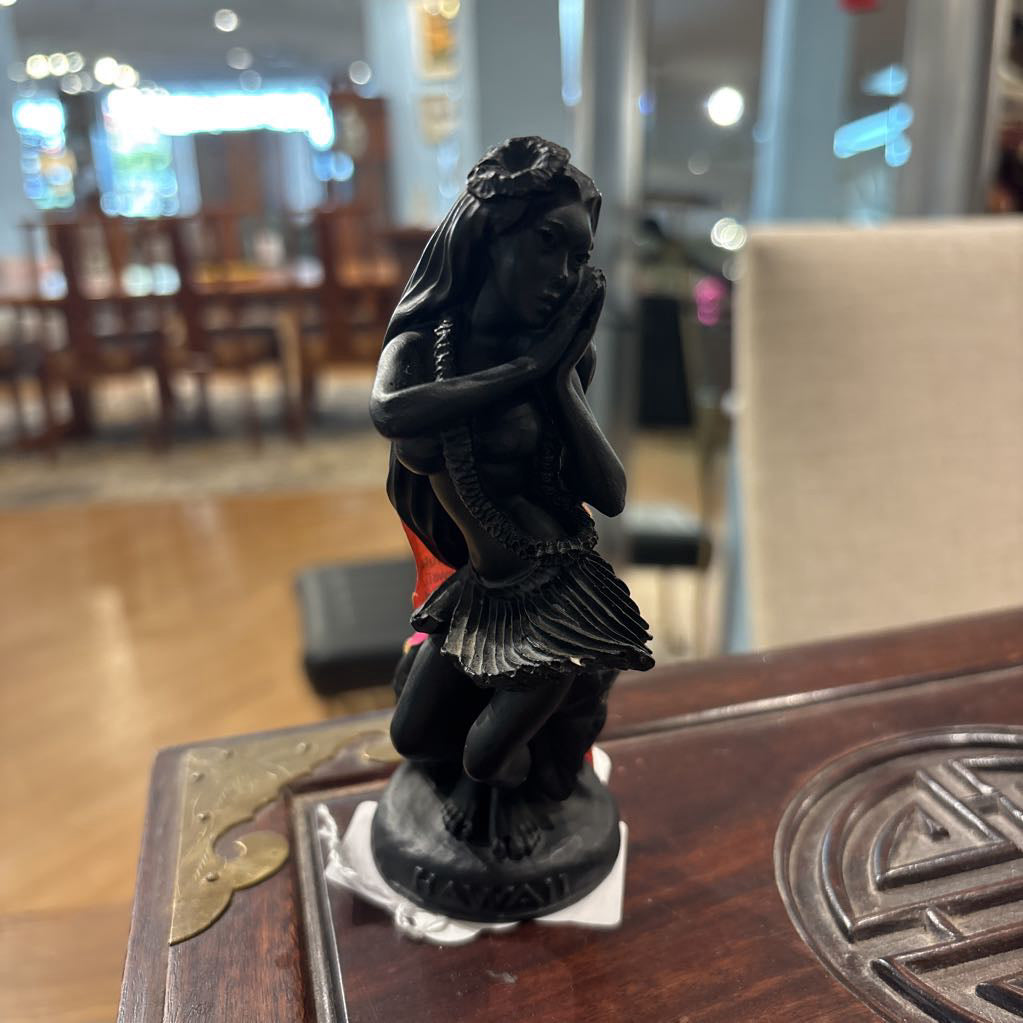 Hawaiian Lava Rock Hula Girl