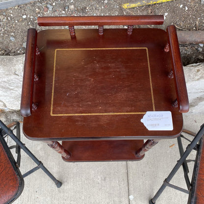 Vintage Traditional Turned Wood Side Table w/Rails C SIDE TABLES