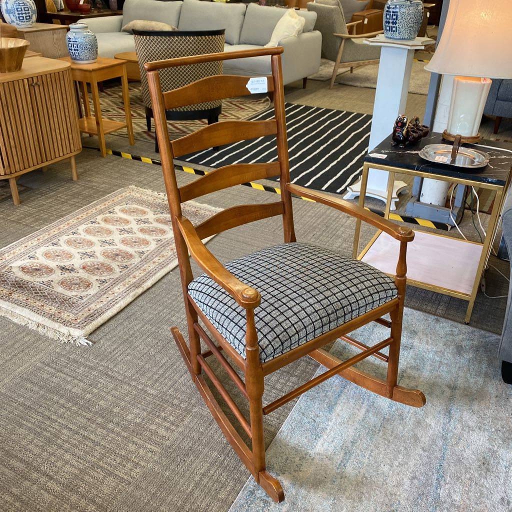Classic Ladder Back Rocker U ACCENT CHAIRS