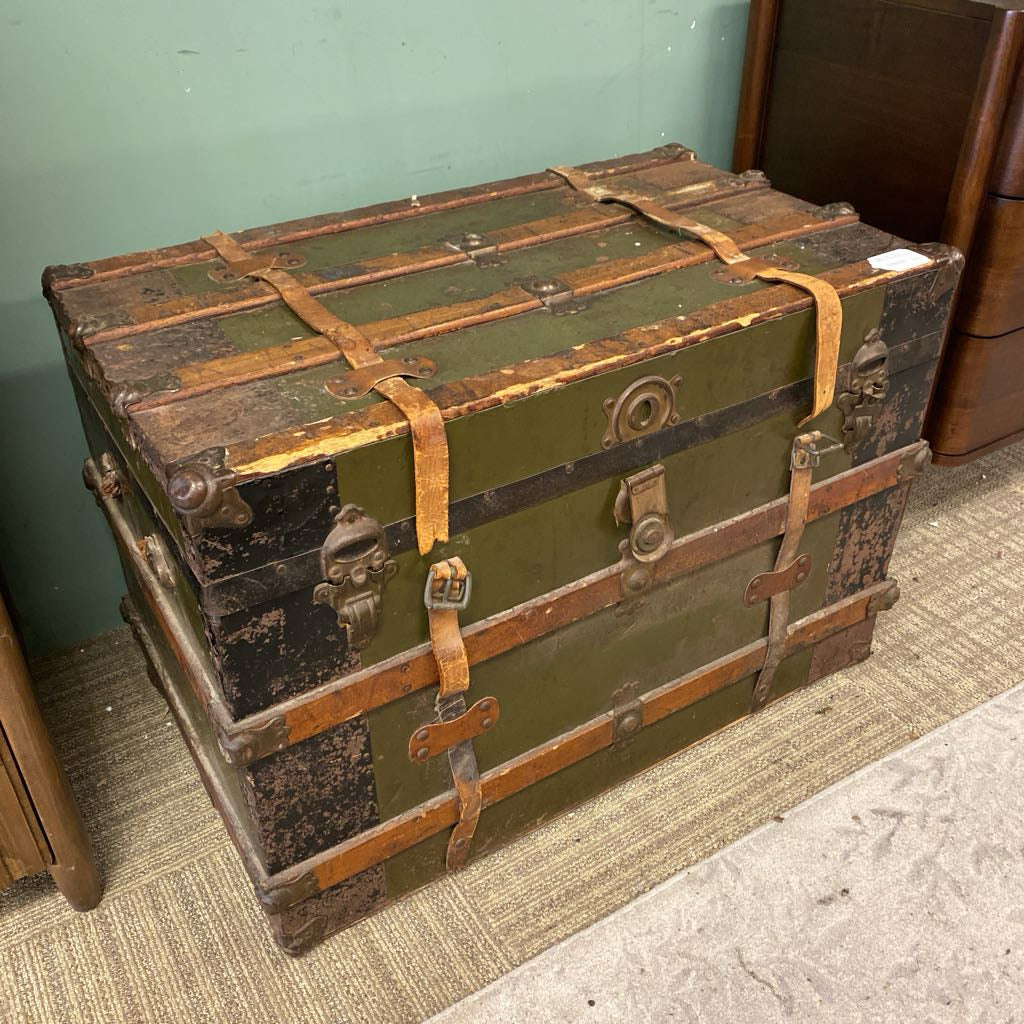 Antique Green Steamer Trunk C TRUNKS