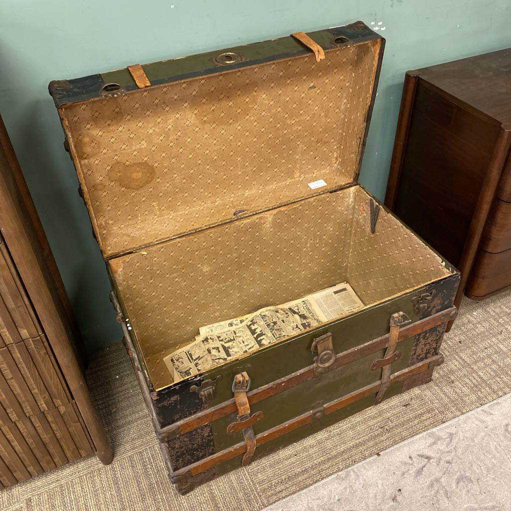 Antique Green Steamer Trunk C TRUNKS