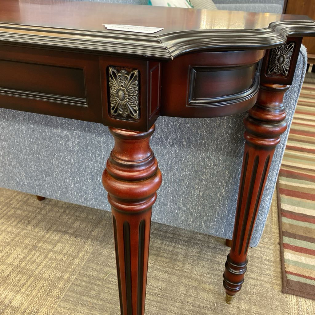 Classic Fluted Leg Entry Console Table C CONSOLE TABLES