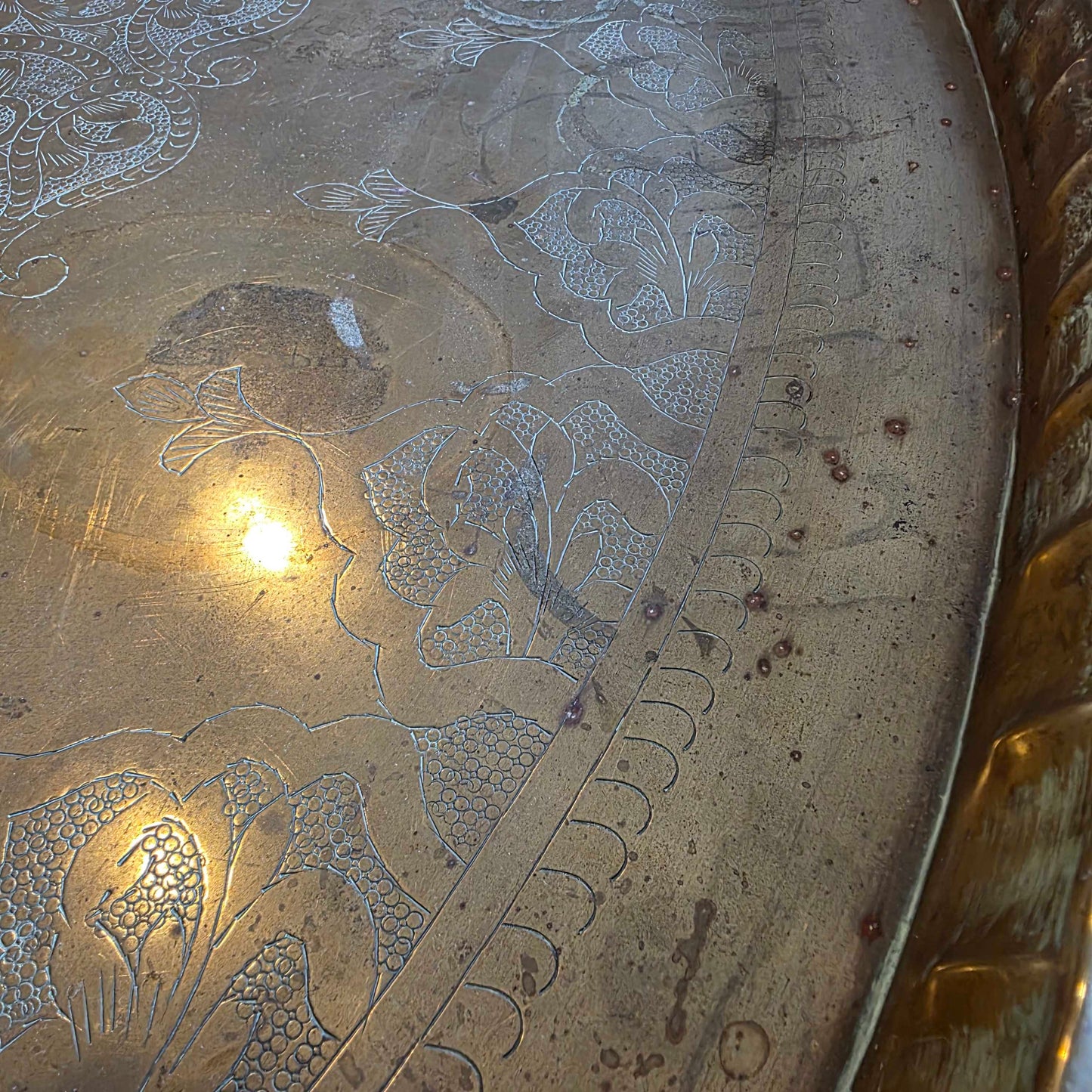 Foldable 6 Arm Base Engraved Lg. Oval Brass Top Coffee Table C COFFEE TABLES