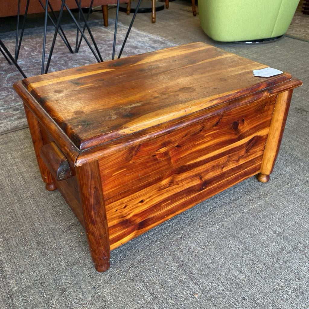 Tiny Wood Chest (AS IS) C TRUNKS