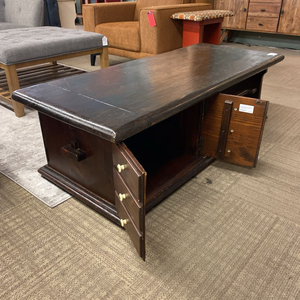 Vintage Dark Wood Coffee Table /Media Stand C COFFEE TABLES