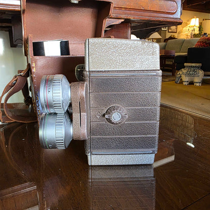 Vint. Bell & Howell Camera w/ Case OPERATIONAL