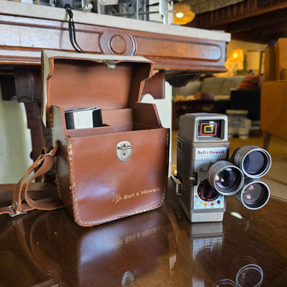 Vint. Bell & Howell Camera w/ Case OPERATIONAL