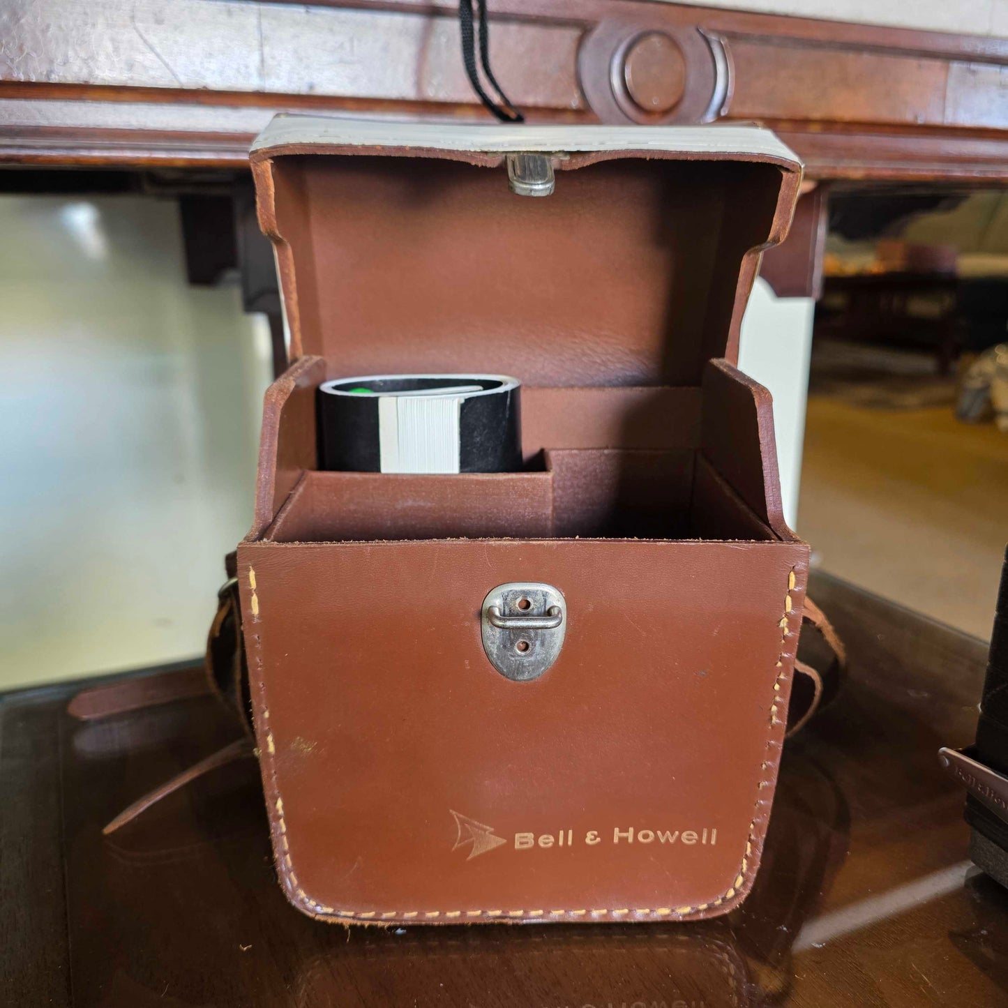 Vint. Bell & Howell Camera w/ Case OPERATIONAL