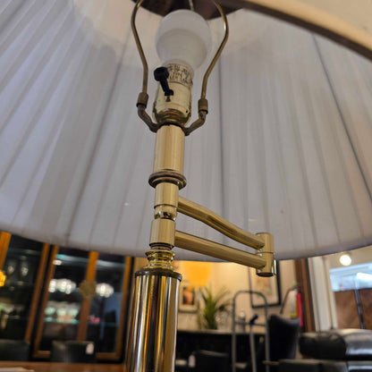 Wood Spindle Rim Table w/ Storage Rack & Lamp