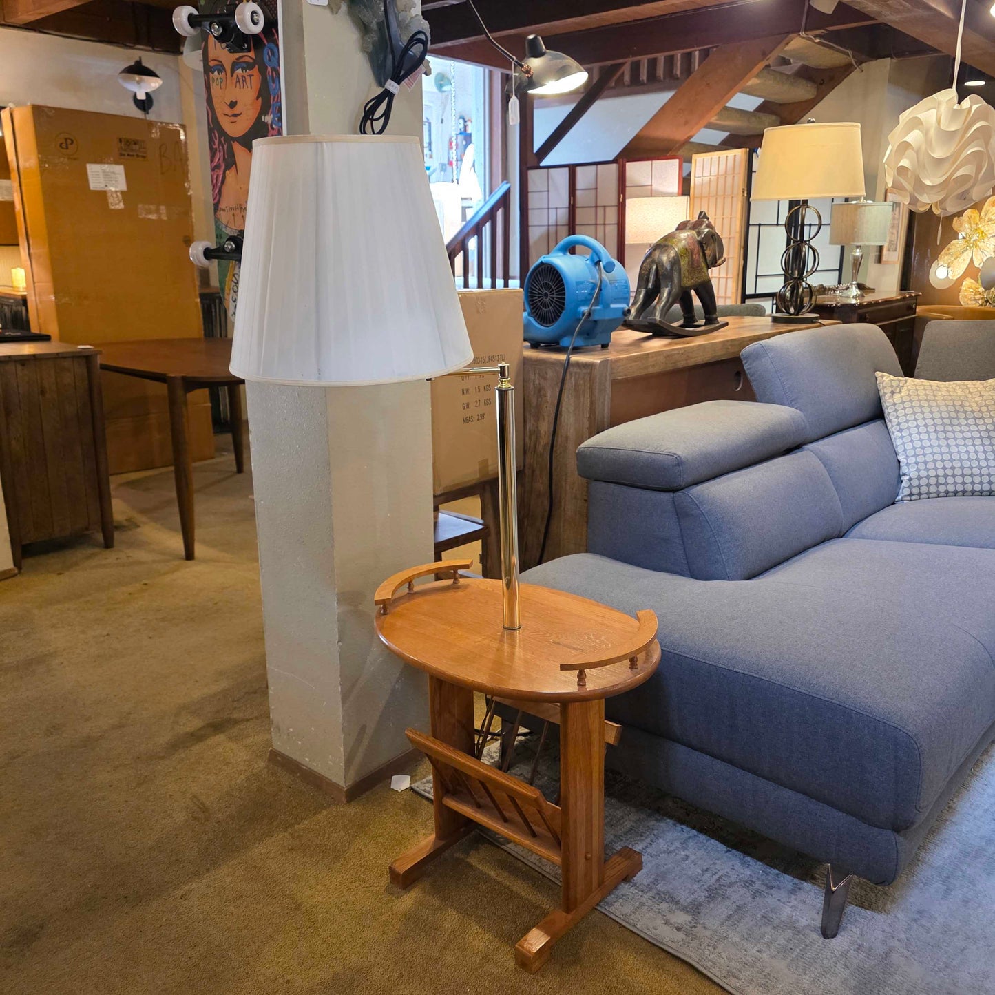 Wood Spindle Rim Table w/ Storage Rack & Lamp