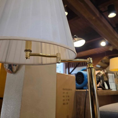 Wood Spindle Rim Table w/ Storage Rack & Lamp
