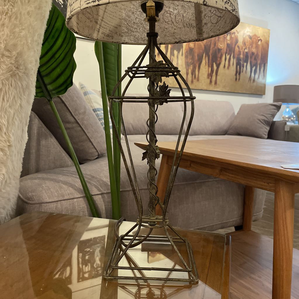 Rustic Wire "Pedestal" Shape Base Lamp LAMPS