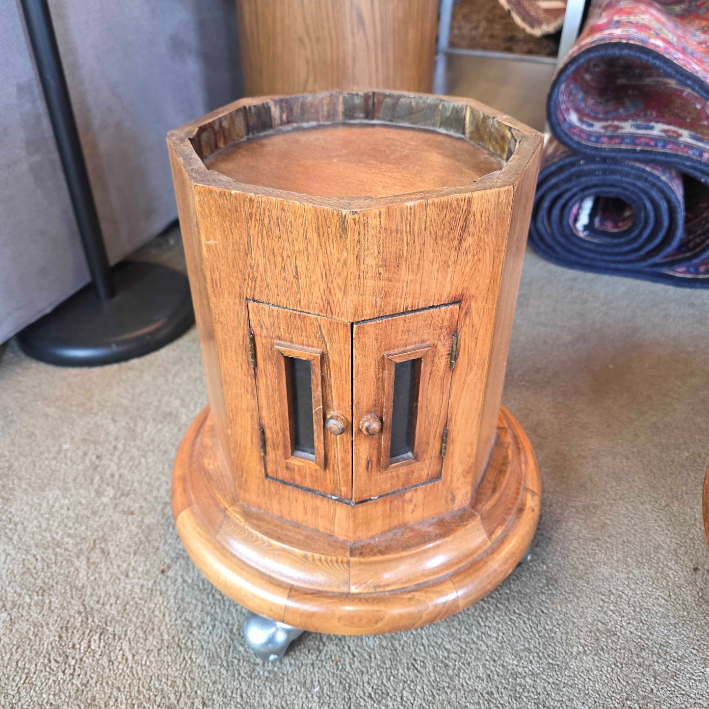Seisekowa Oak Clock Side Table