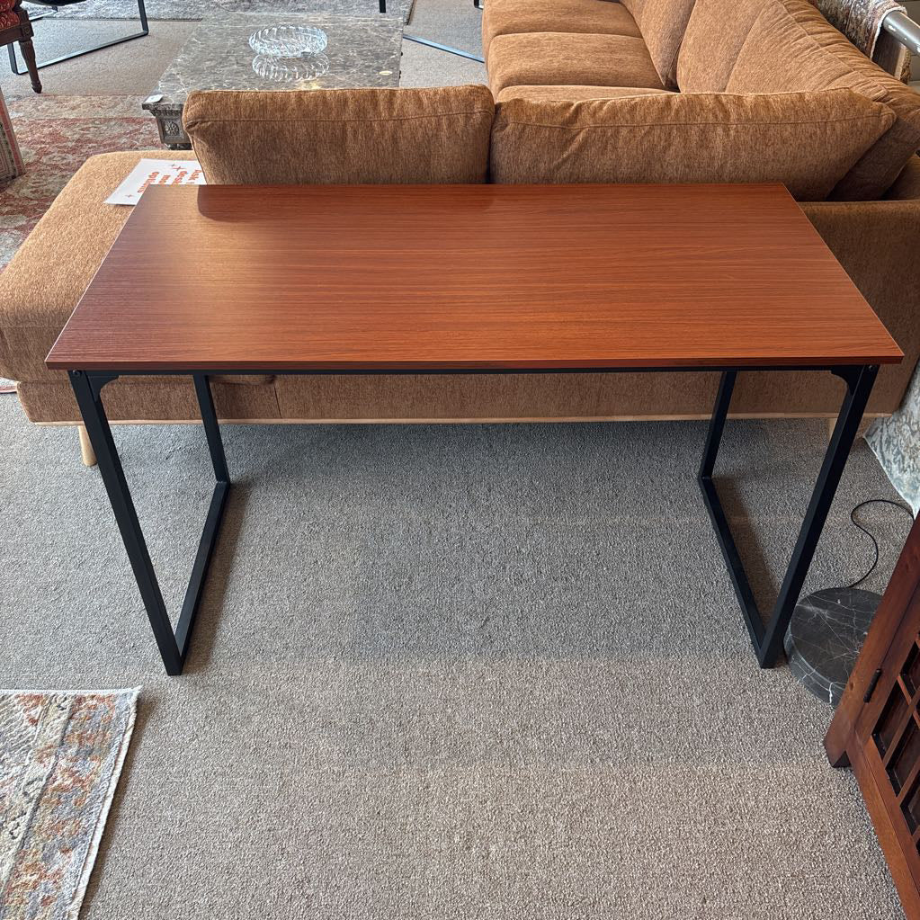 Simple Modern Computer Desk