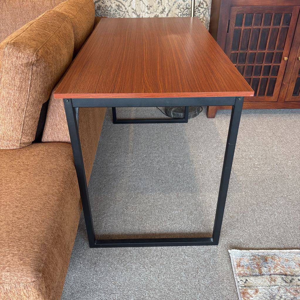 Simple Modern Computer Desk