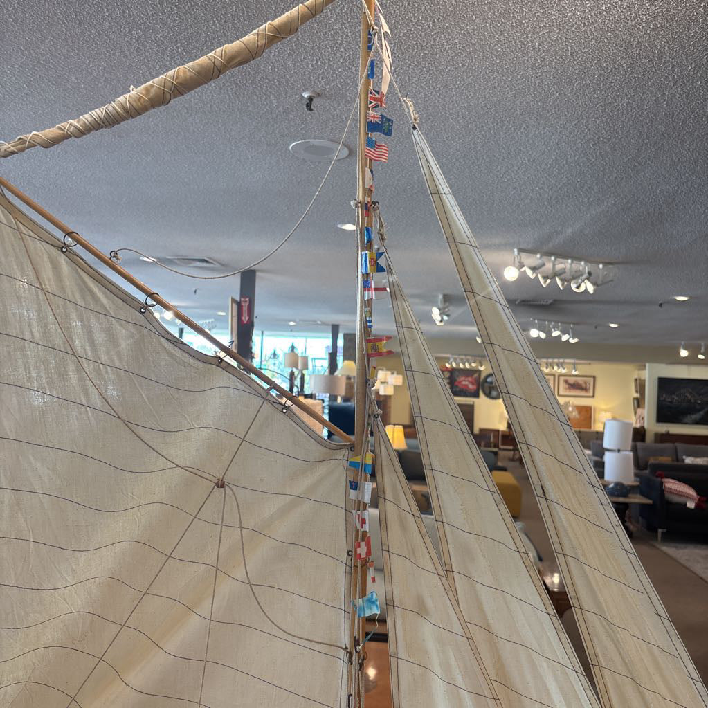 J Class Model Racing Boat