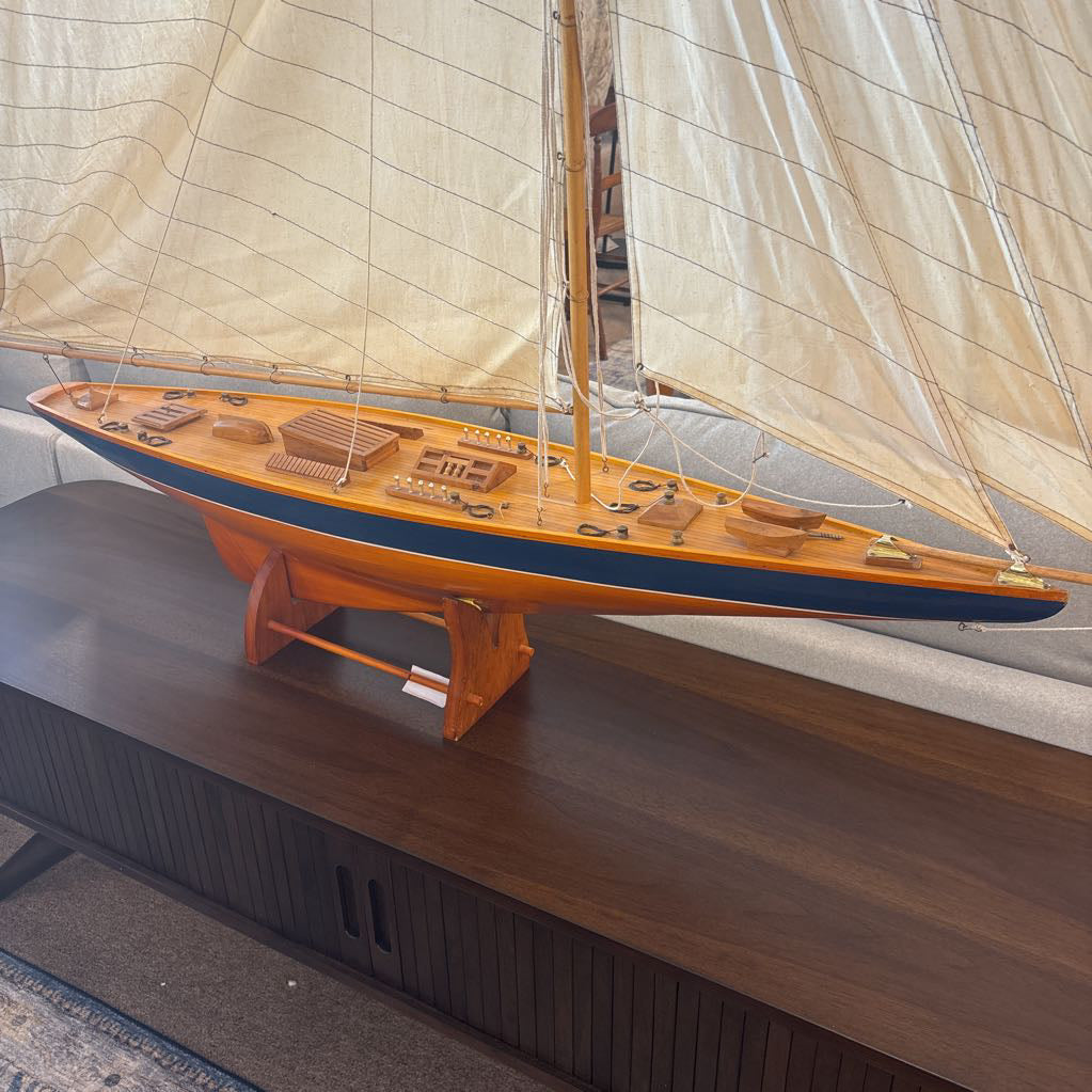 J Class Model Racing Boat