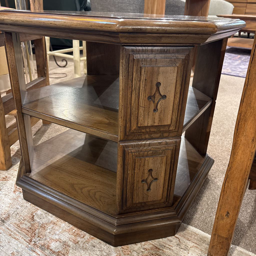 Oak Beveled Edge Side Table w/Shelf