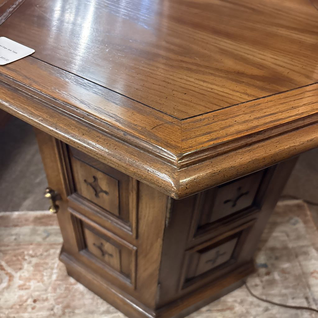 Oak Beveled Edge Side Table w/Door