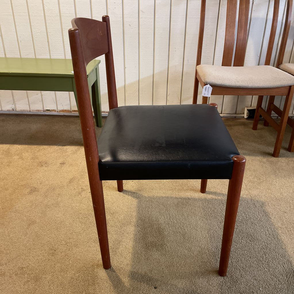 MC Black Vinyl Seat Dining Chair C DINING CHAIRS