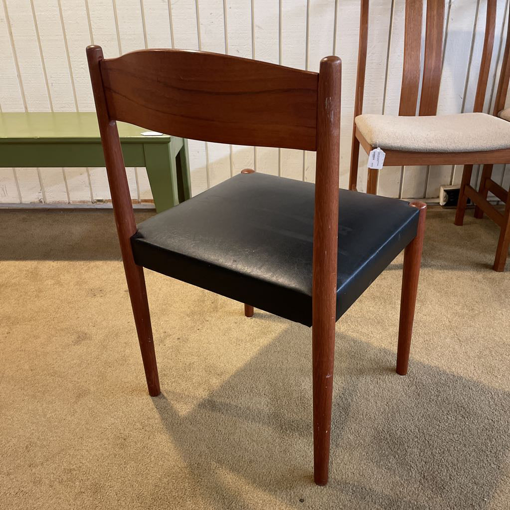 MC Black Vinyl Seat Dining Chair C DINING CHAIRS