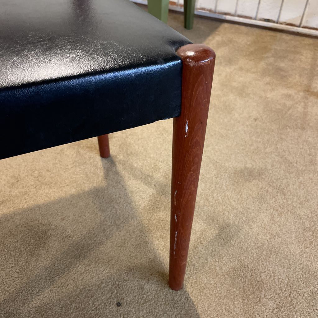 MC Black Vinyl Seat Dining Chair C DINING CHAIRS