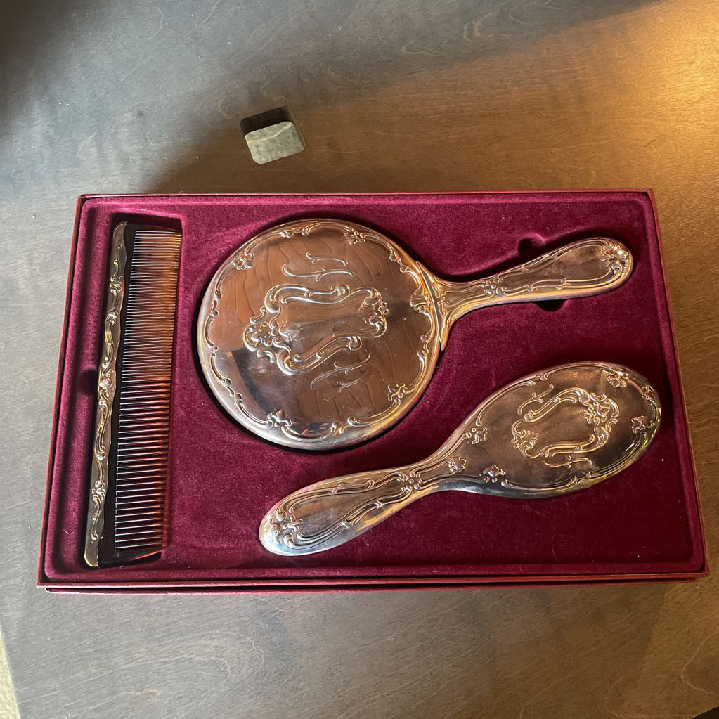 Chantilly Vanity Set