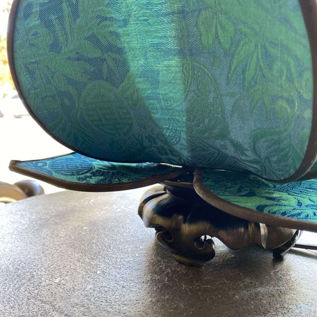 Blue Silk Flower Table Lamp