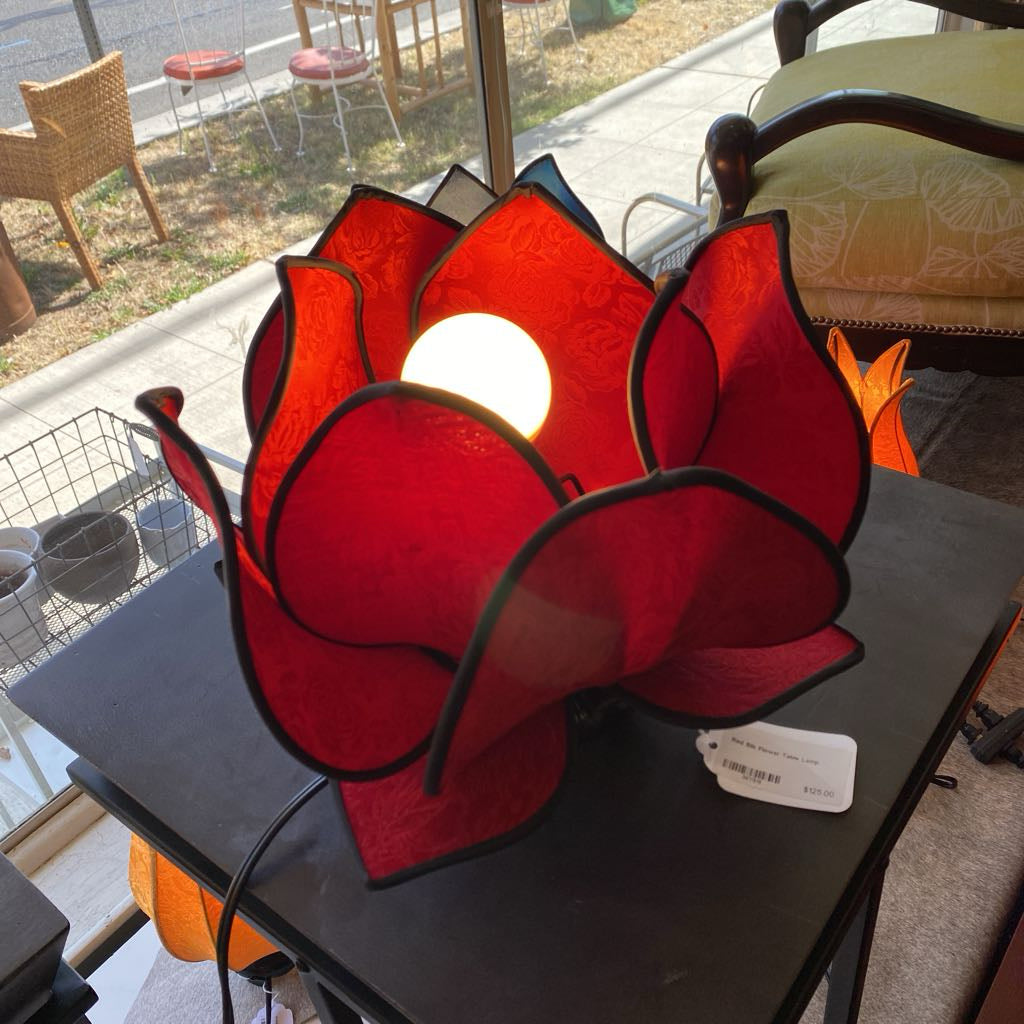 Red Silk Flower Table Lamp