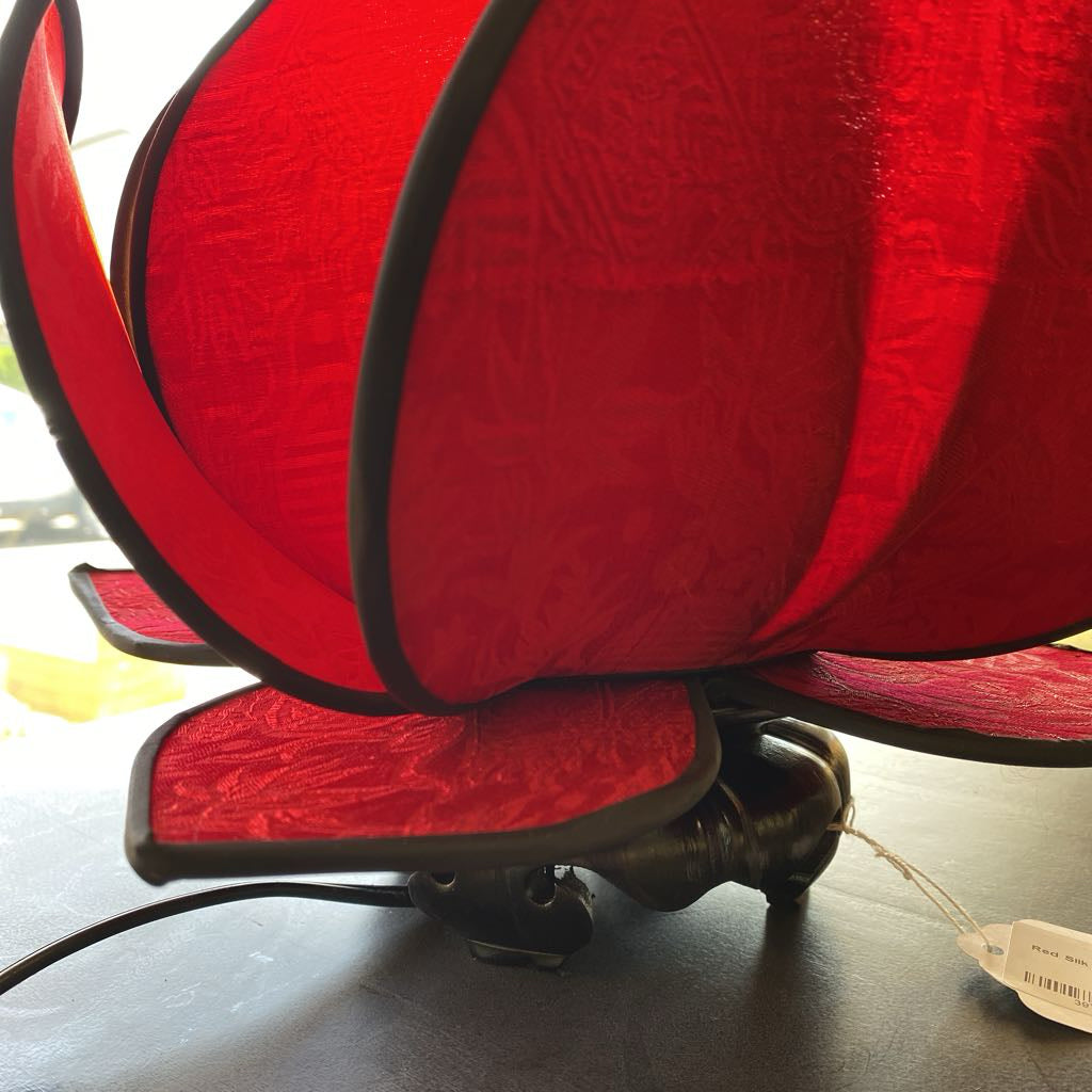 Red Silk Flower Table Lamp