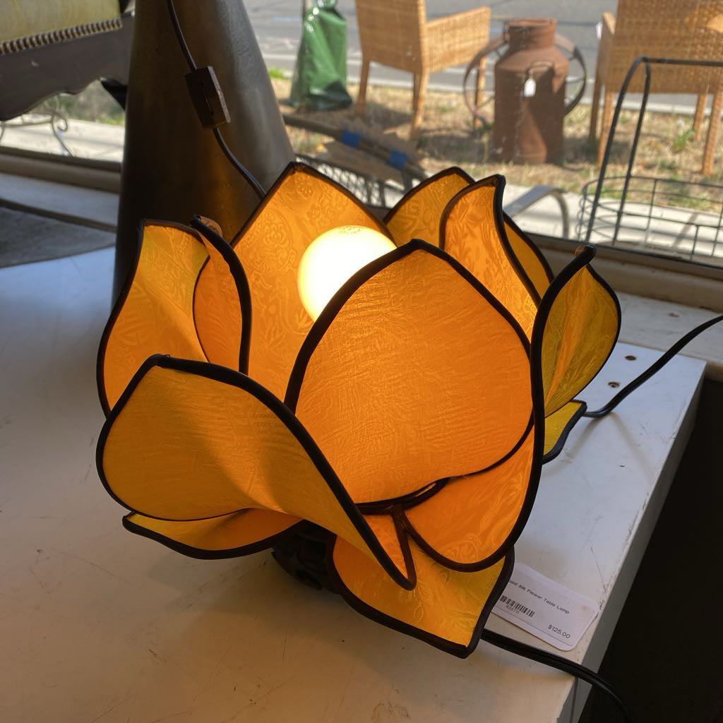 Gold Silk Flower Table Lamp