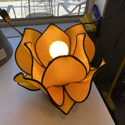 Gold Silk Flower Table Lamp