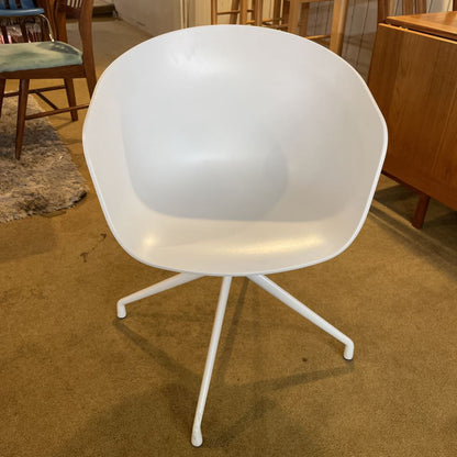 Hay AAC20 Smooth White Curved Shell Dining Chair SET OF 6 C DINING TABLES