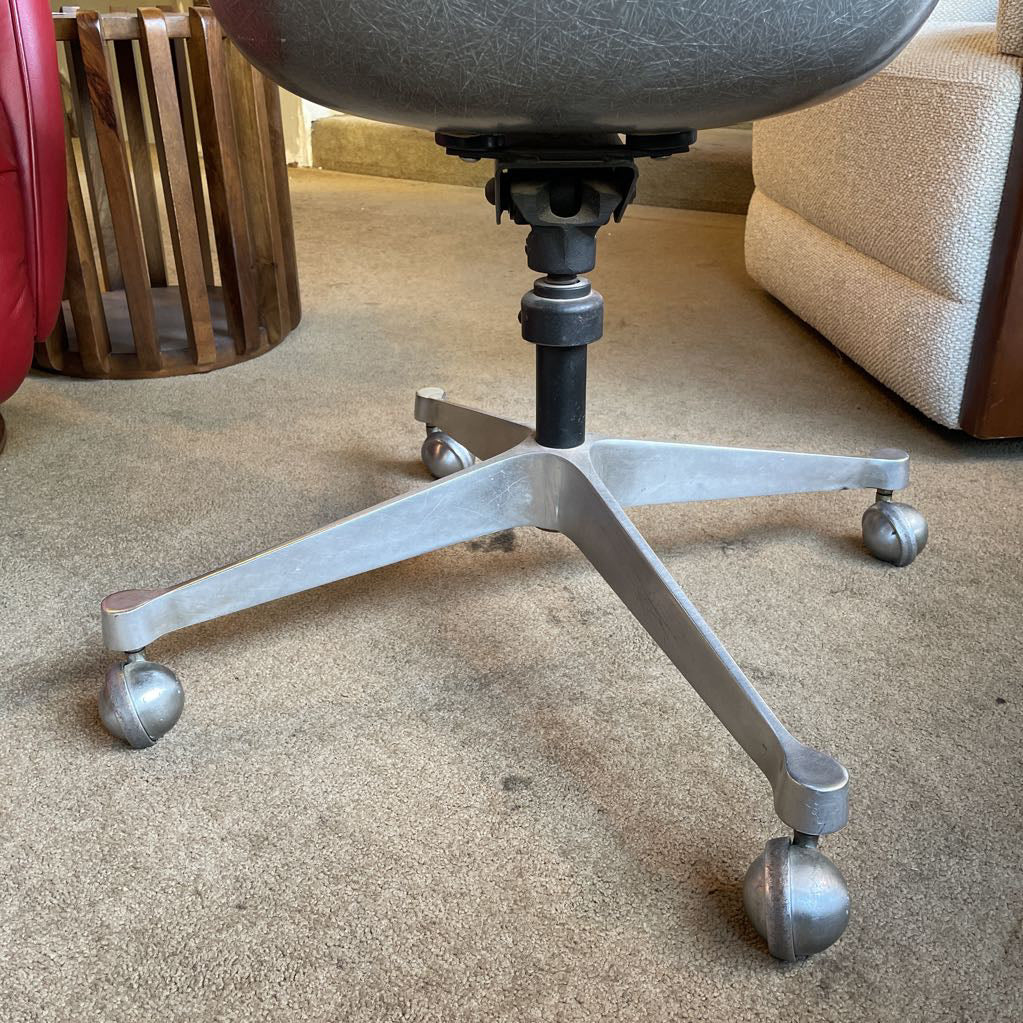 Herman Miller Molded Grey Leather Office Chair C OFFICE CHAIRS
