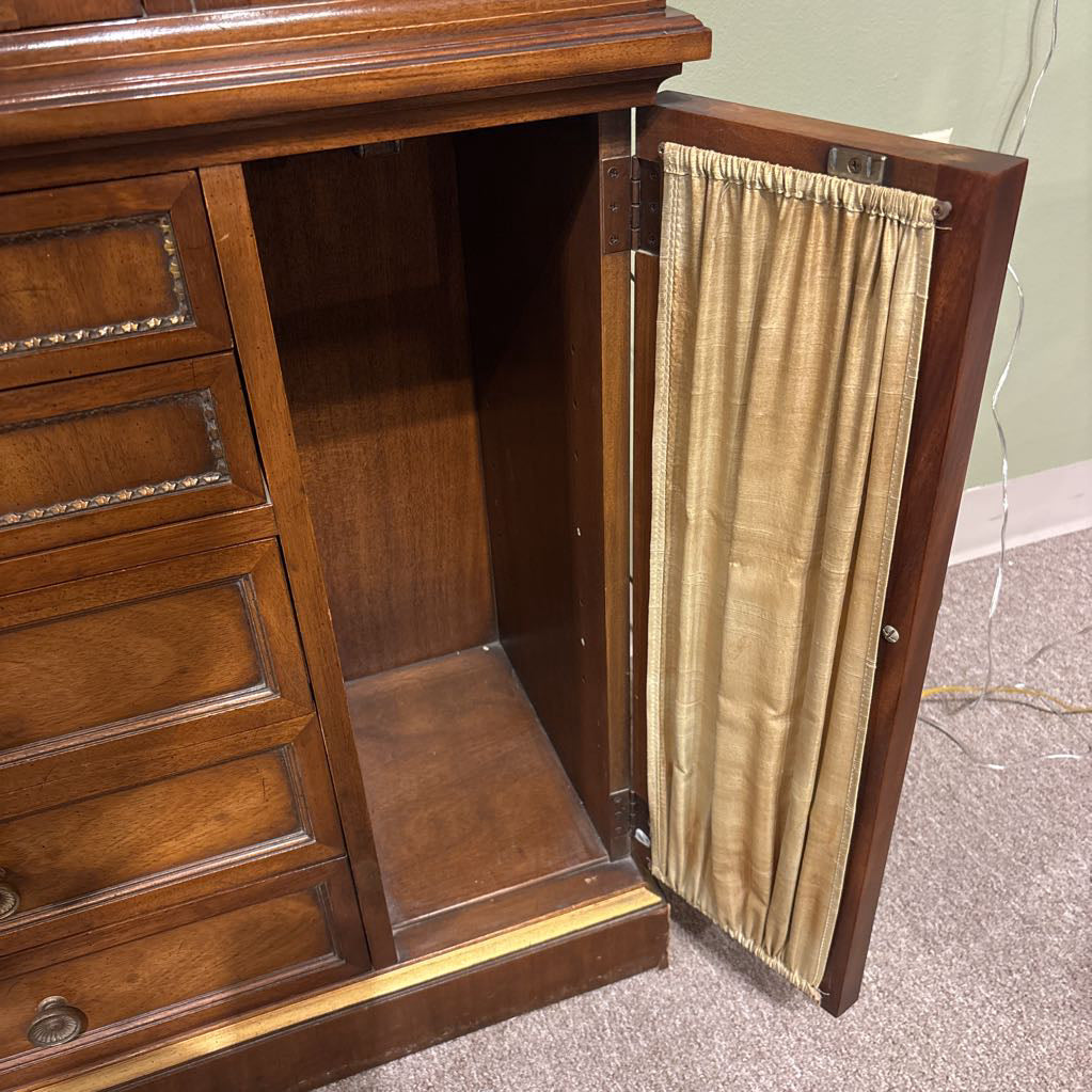Vintage Vitrine