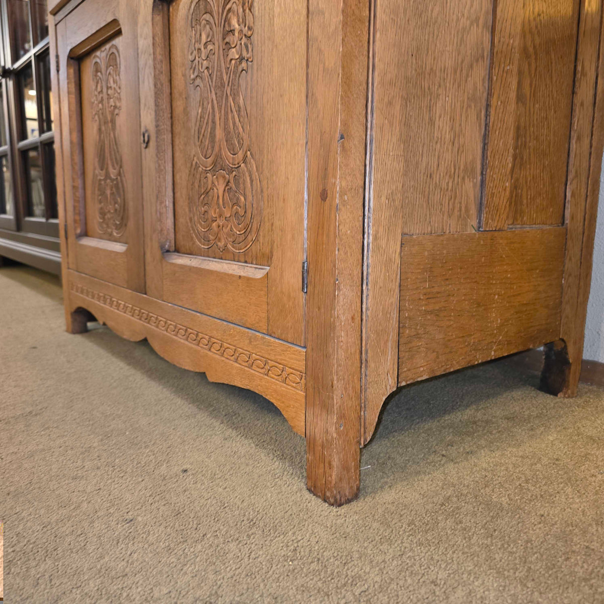 Antique Oak Carved Detail Hutch *No Key*