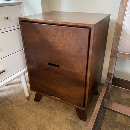 Milnor Bedside Chest