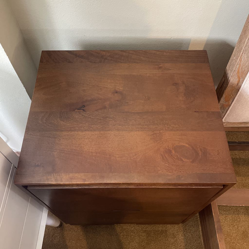 Milnor Bedside Chest