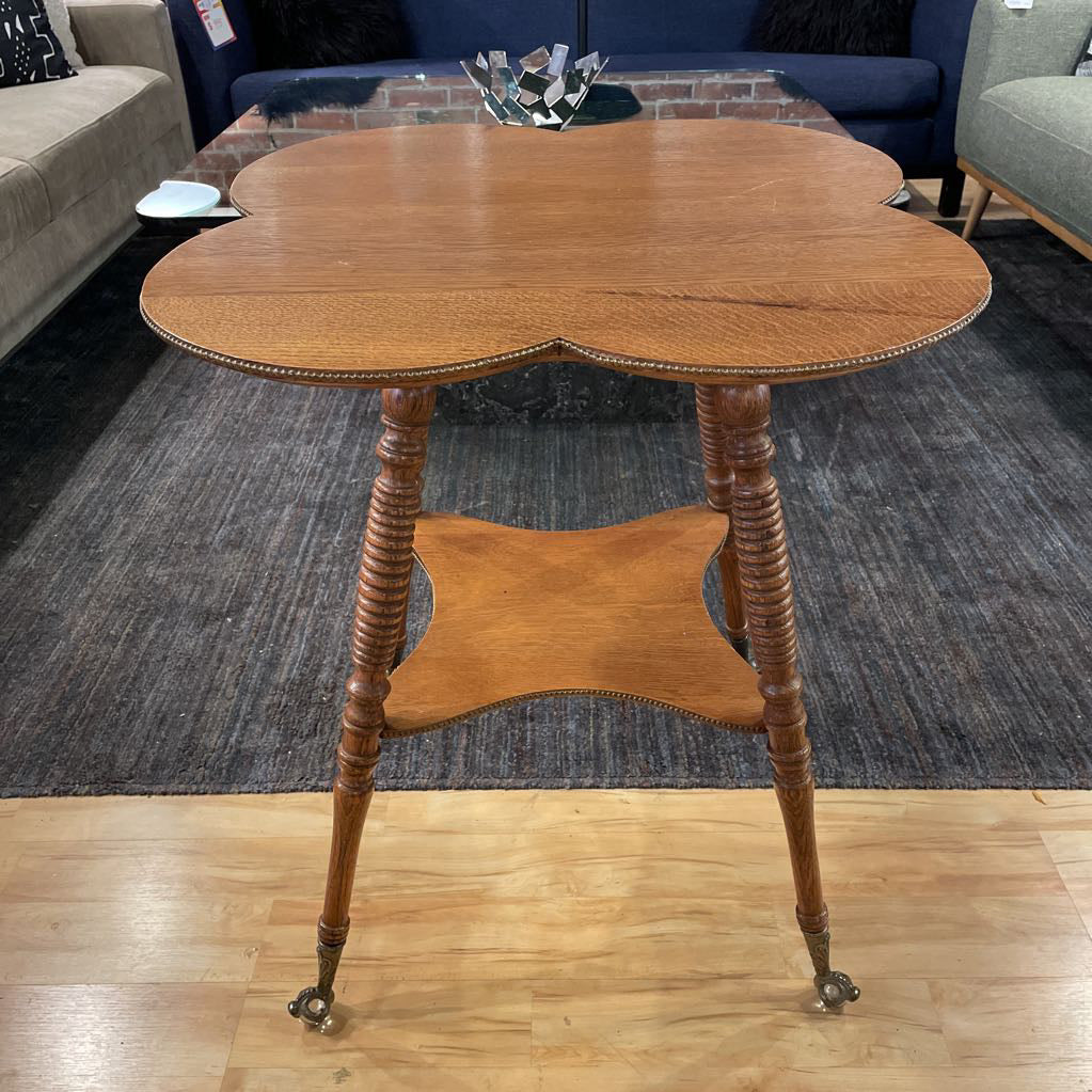 Oak Two Tier Clover Shaped End Table C SIDE TABLES