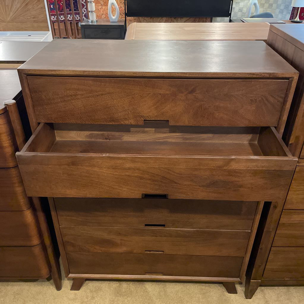Milnor Chest of Drawers