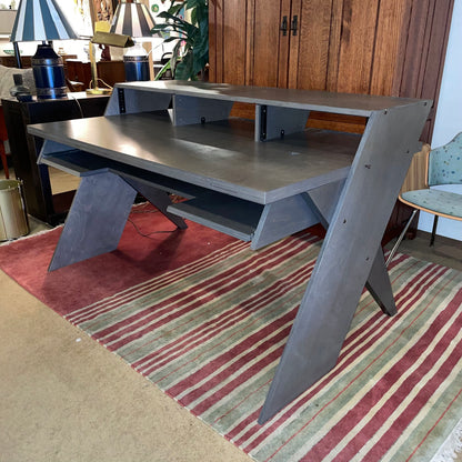 De-Fi Platform Gray Production Studio Desk