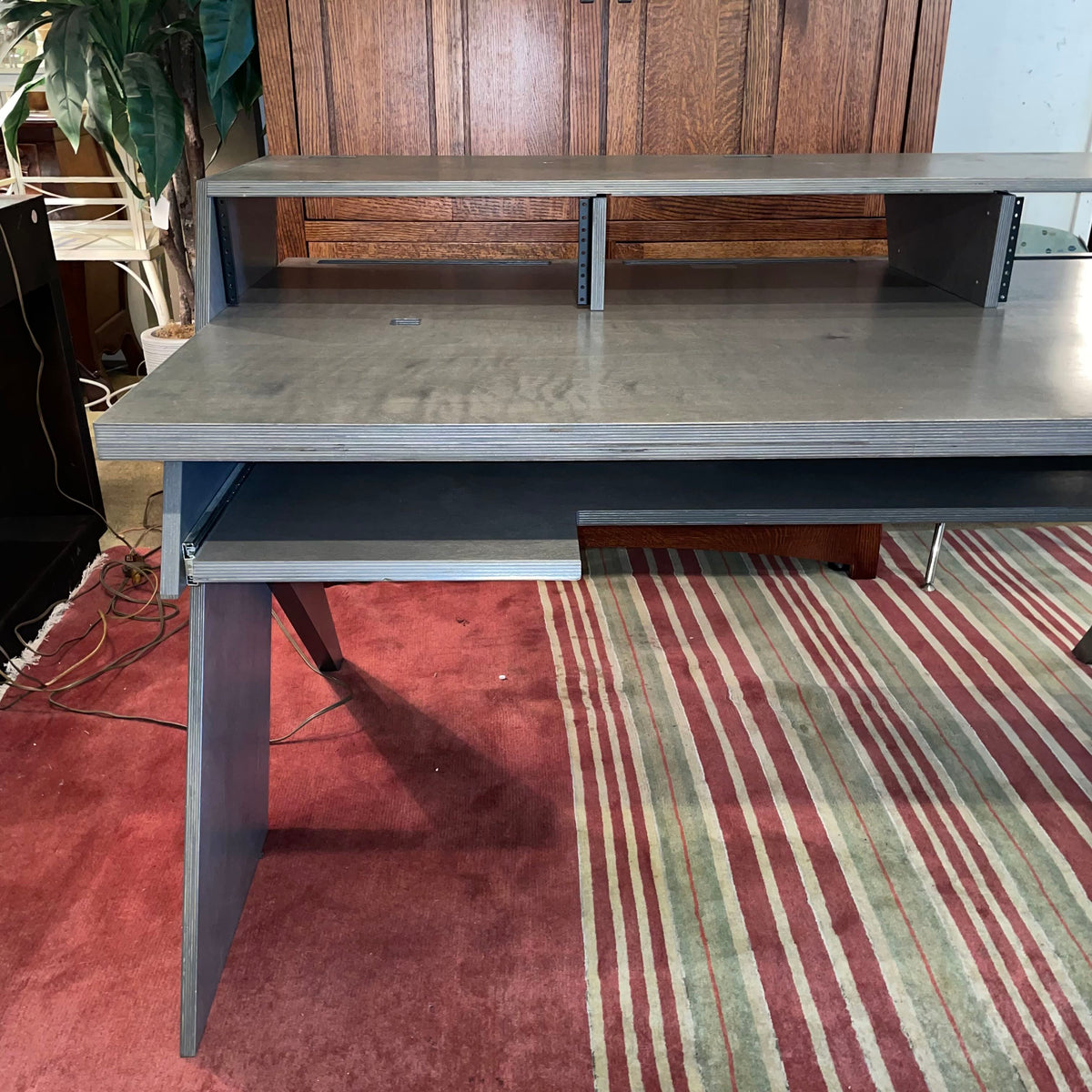 De-Fi Platform Gray Production Studio Desk