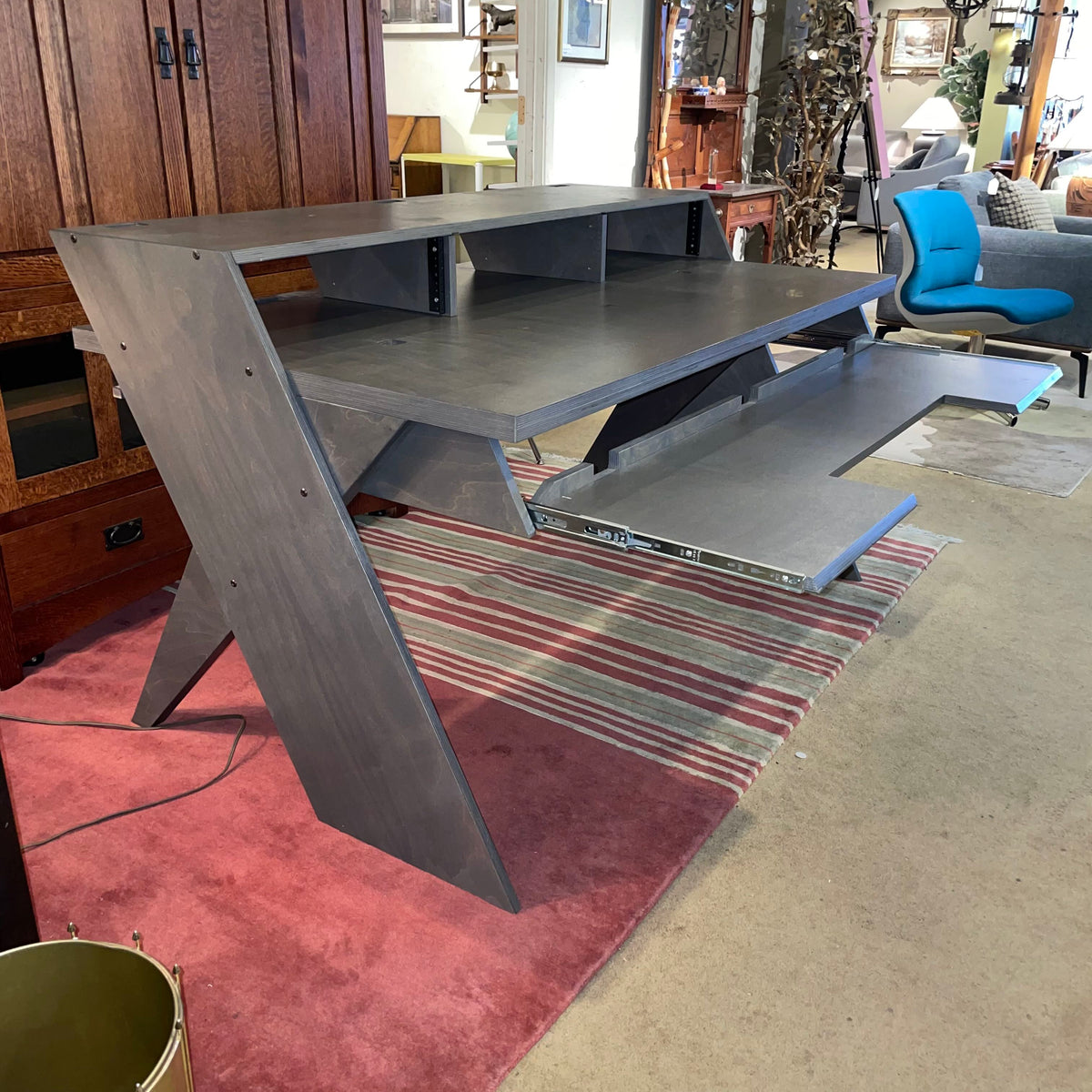De-Fi Platform Gray Production Studio Desk