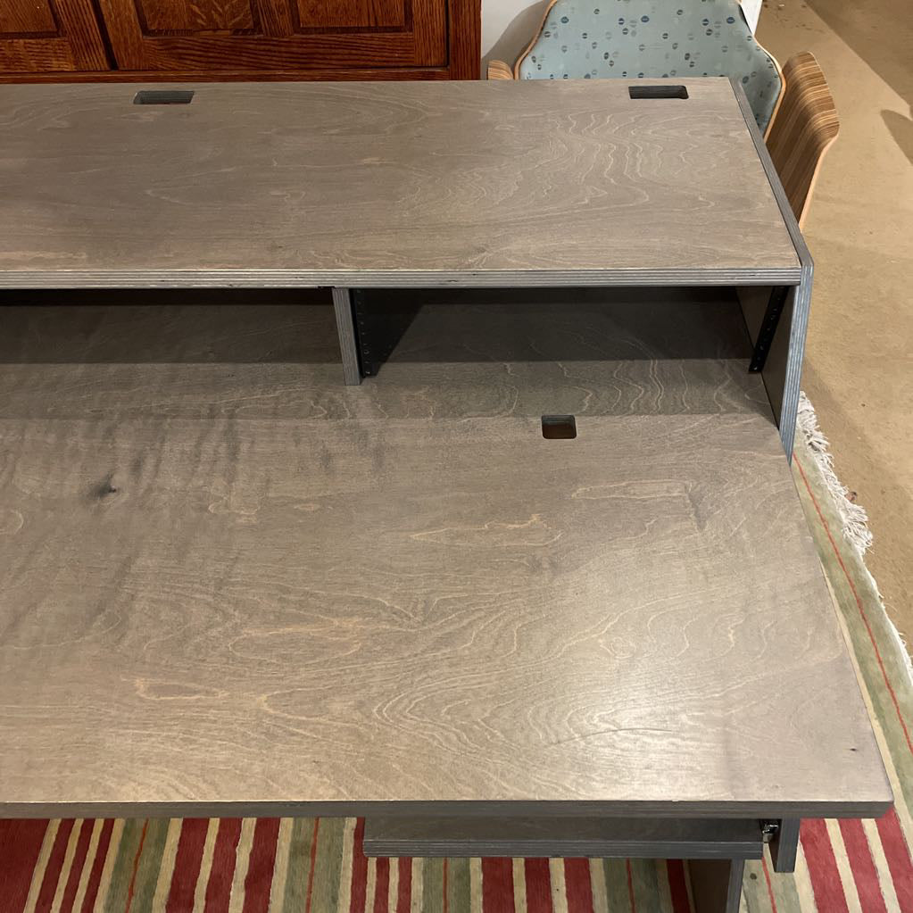 De-Fi Platform Gray Production Studio Desk