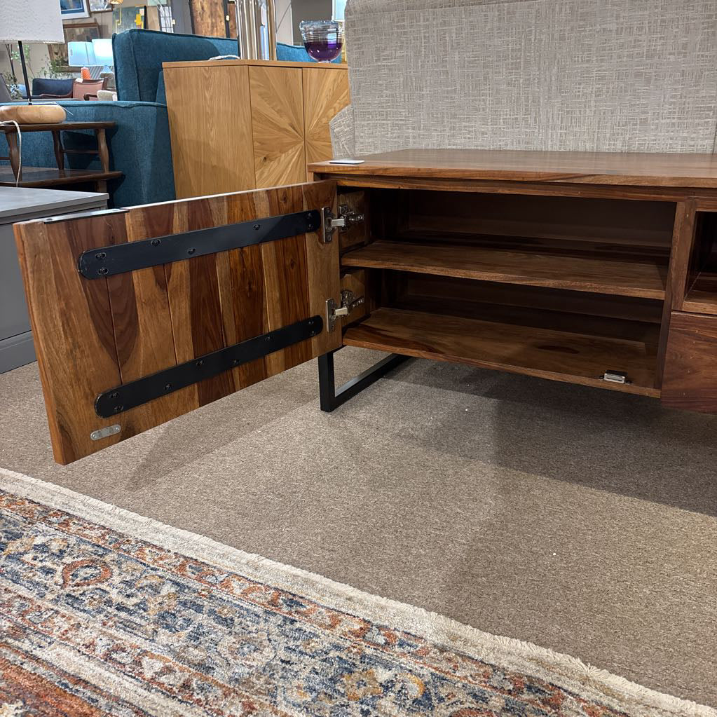 Ennsley 1 Drawer Media Stand C MEDIA STANDS