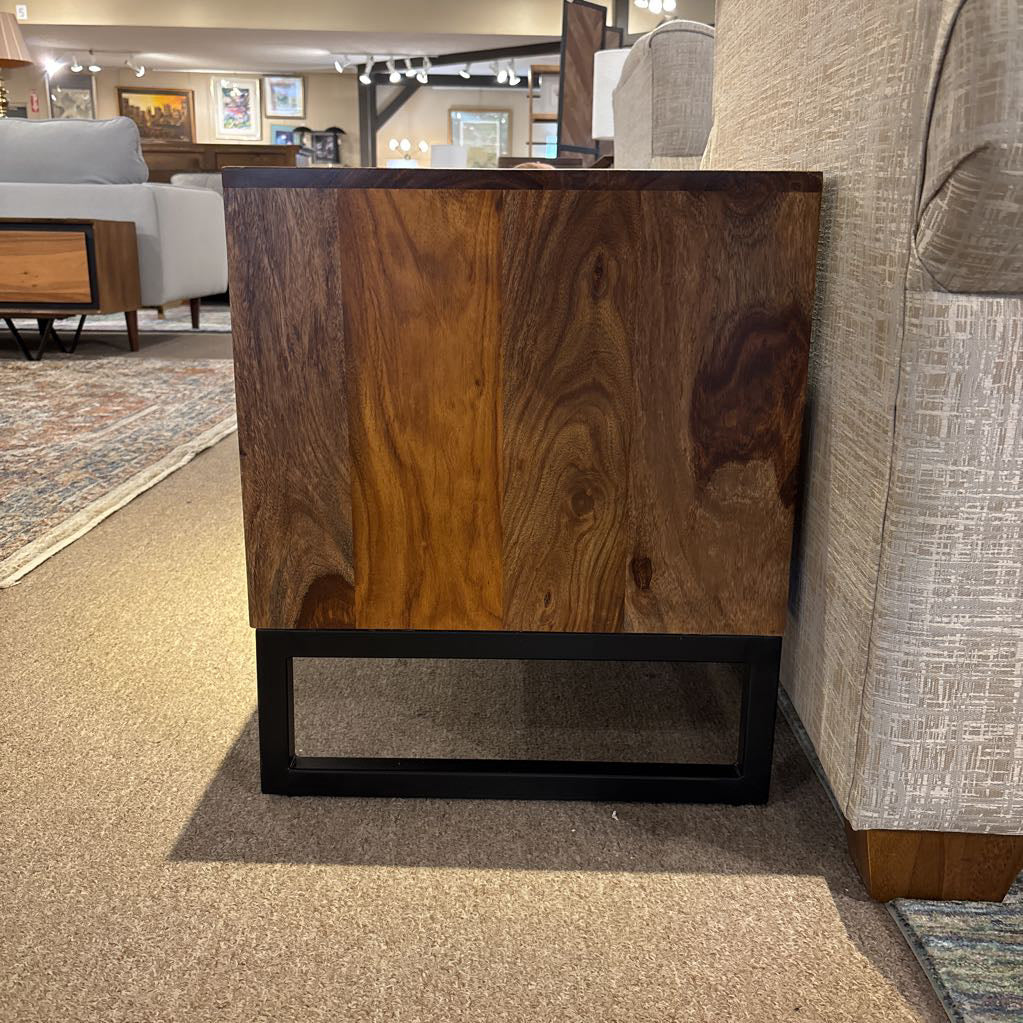 Ennsley 1 Drawer Media Stand C MEDIA STANDS
