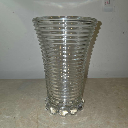 Round Grooved Clear Glass Vase with Scalloped Fringe Base